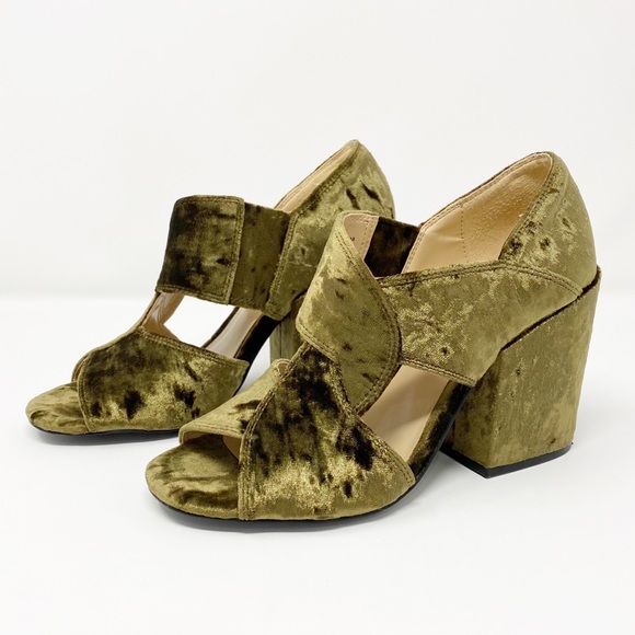 CAbi Shoes - CAbi Crushed Velvet Interlock Block Heel 6016 Sz 6